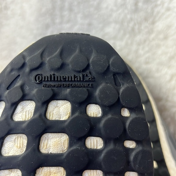 Adidas Men's Ultraboost Running Shoes size 12.5 - Picture 9 of 10